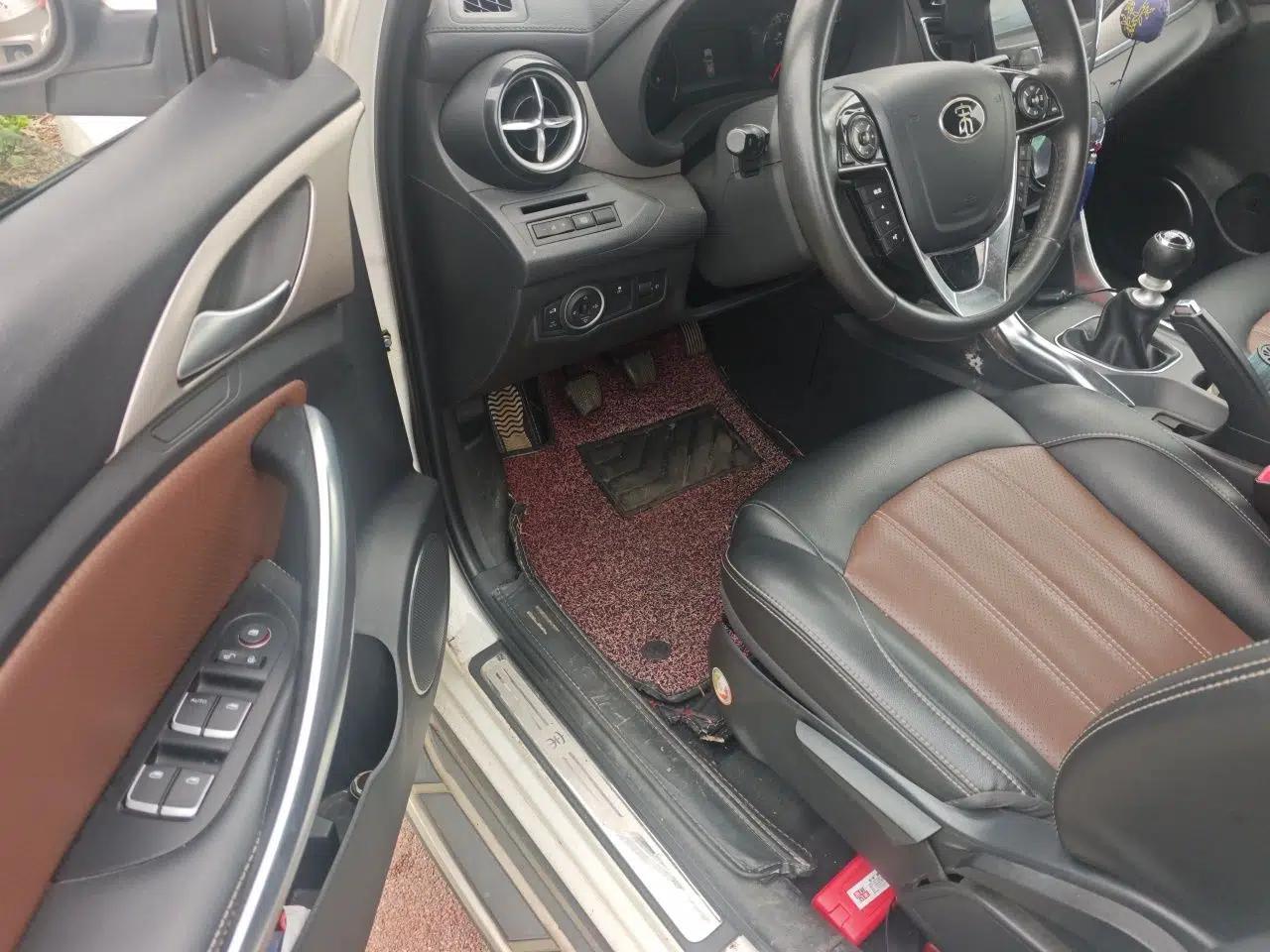 BYD Song 2016 GaiShi Edition 1.5TI Manual Elite Model — миниатюра 17