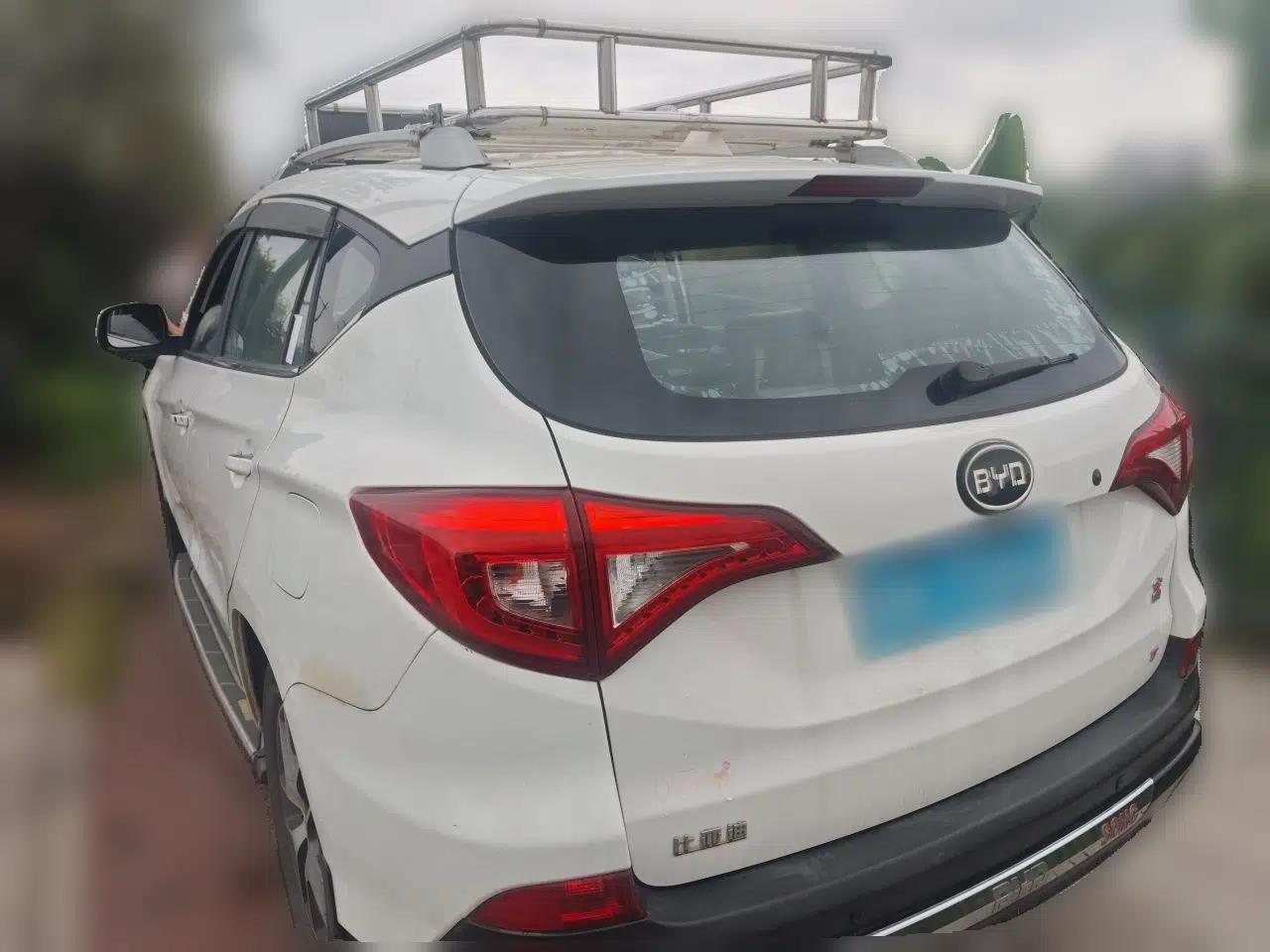 BYD Song 2016 GaiShi Edition 1.5TI Manual Elite Model — миниатюра 4