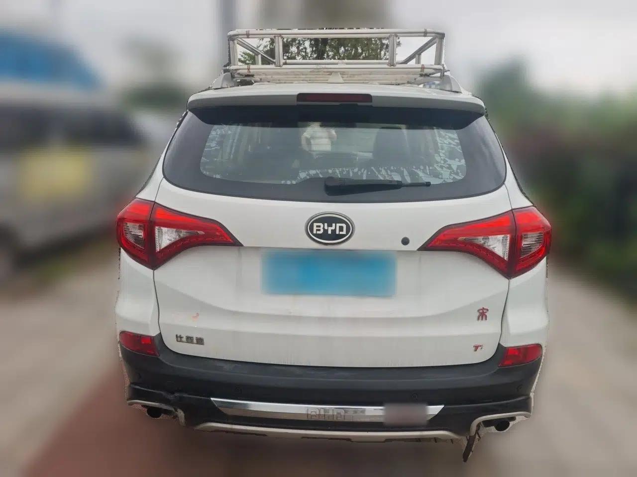 BYD Song 2016 GaiShi Edition 1.5TI Manual Elite Model — миниатюра 5