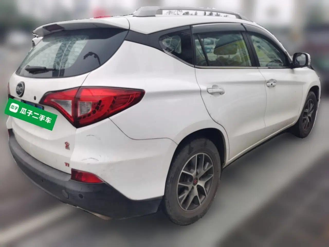 BYD Song 2016 GaiShi Edition 1.5TI Manual Elite Model — миниатюра 6