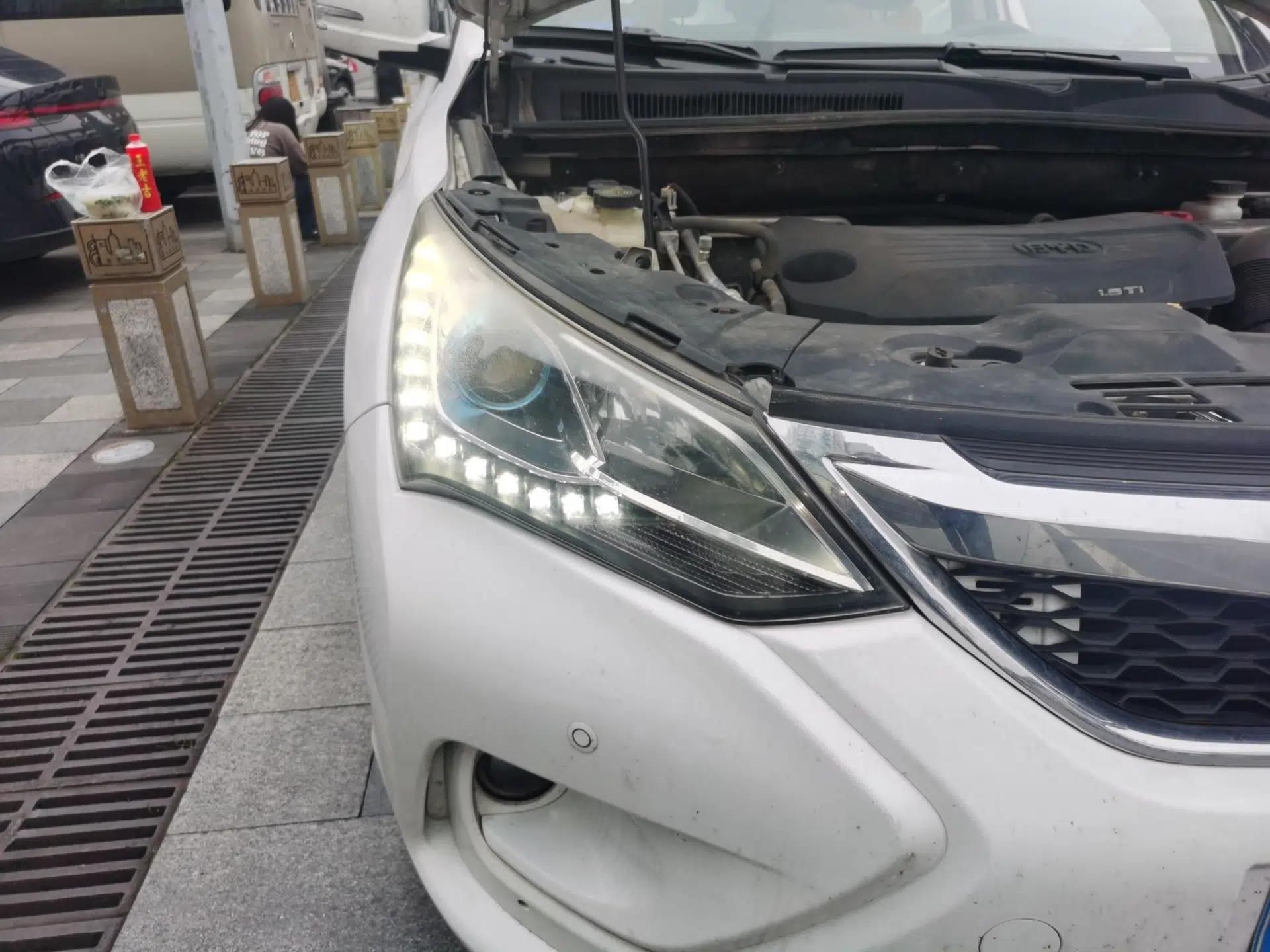 BYD Song 2016 GaiShi Edition 1.5TI Manual Elite Model — миниатюра 7