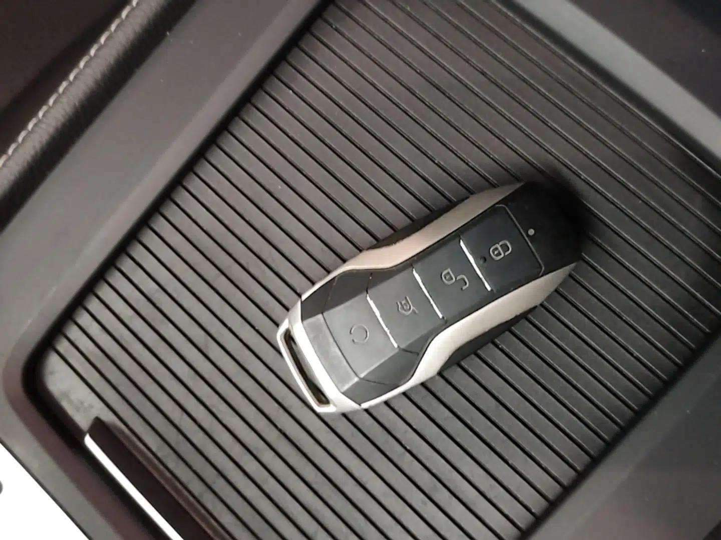 BYD Tang 2018 2.0T Automatic Smart Connect Prestige 7-Seater China V Standard — миниатюра 12