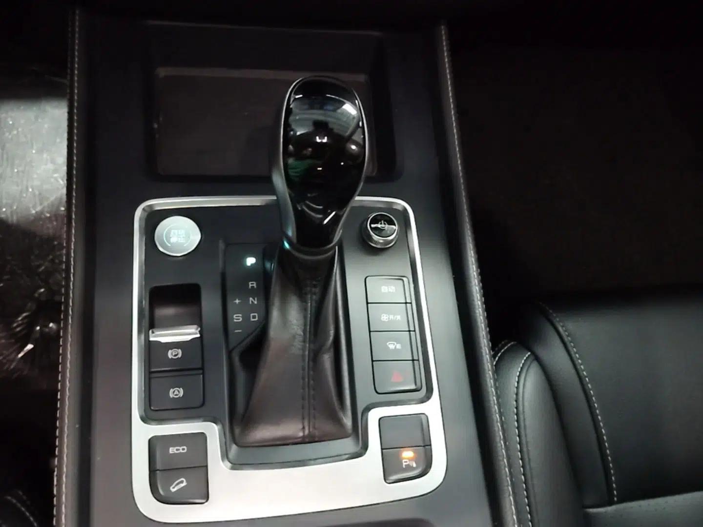 BYD Tang 2018 2.0T Automatic Smart Connect Prestige 7-Seater China V Standard — миниатюра 17
