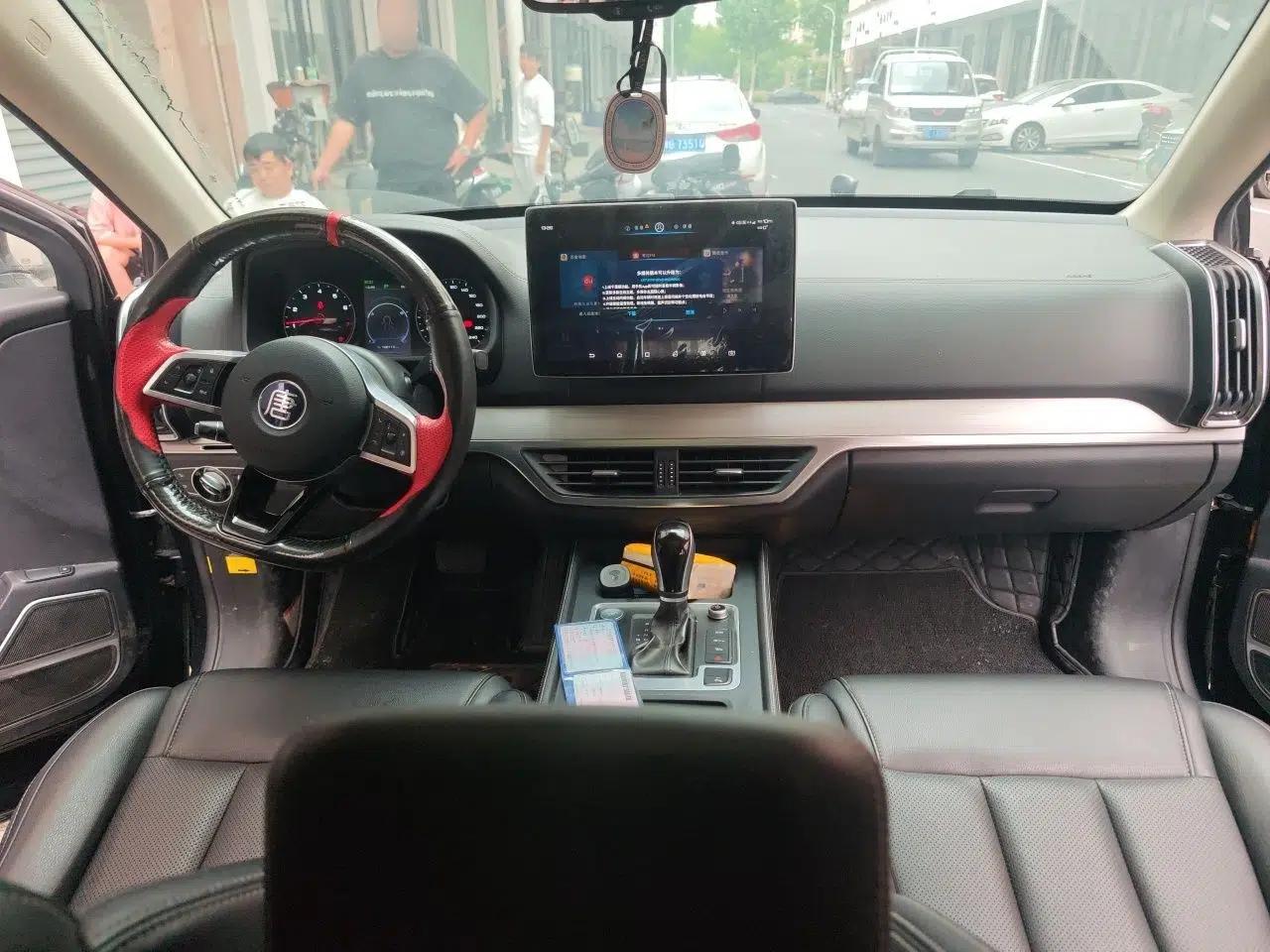 BYD Tang 2018 2.0T Automatic SmartConnect Prestige 5-Seater Emission Standard China V — миниатюра 10