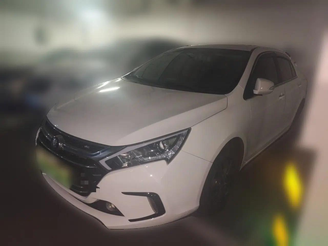 BYD Qin New Energy 2018 1.5T Smart Connect Premium Model — миниатюра 1