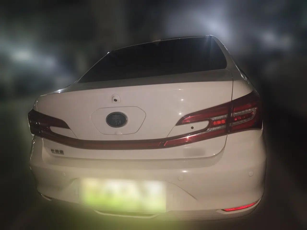BYD Qin New Energy 2018 1.5T Smart Connect Premium Model — миниатюра 5