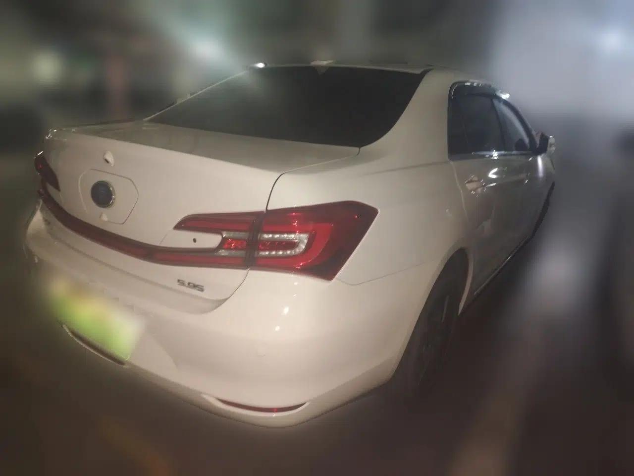 BYD Qin New Energy 2018 1.5T Smart Connect Premium Model — миниатюра 6