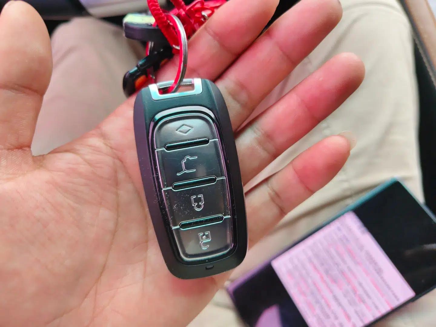 BYD Qin New Energy 2017 1.5T Luxury Model — миниатюра 9