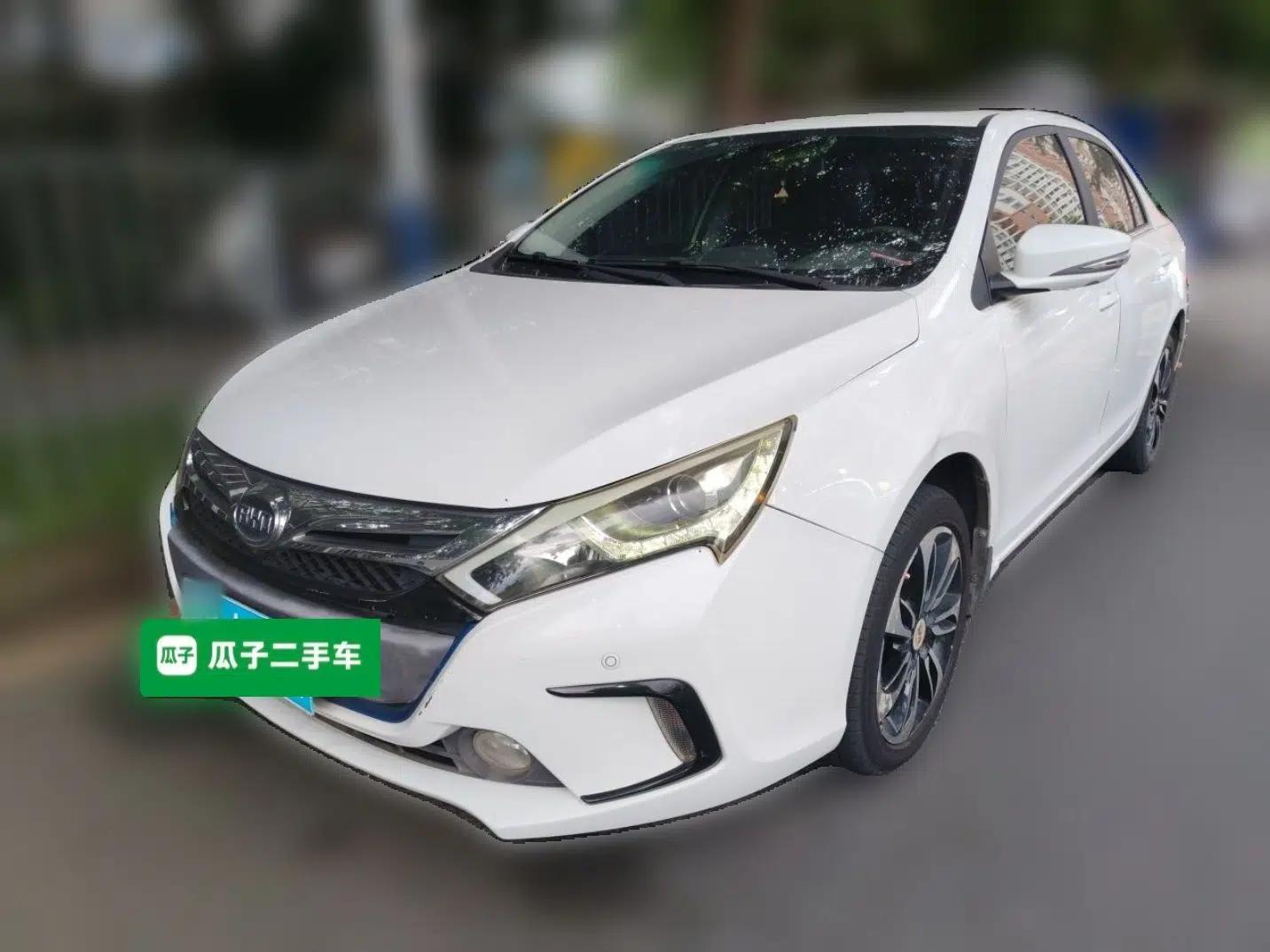 BYD Qin New Energy 2015 1.5T Dual-Crown Flagship Edition — миниатюра 1