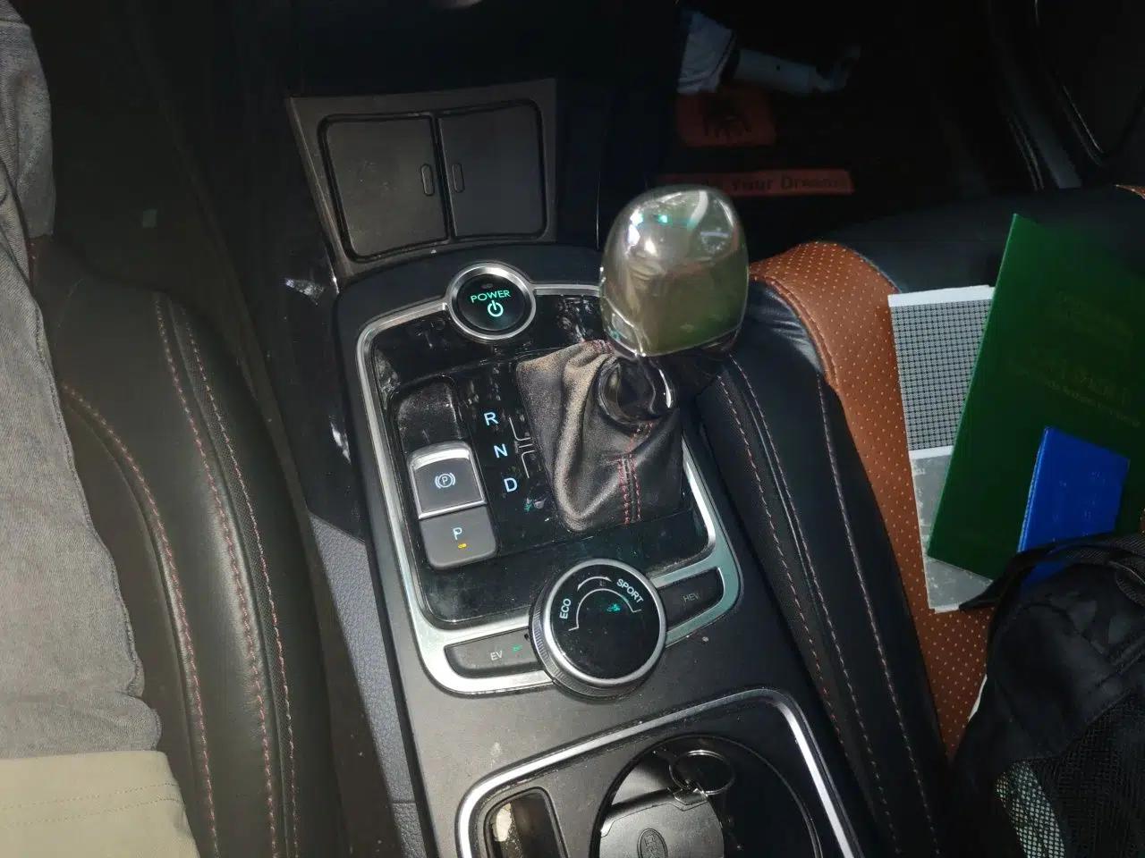 BYD Qin New Energy 2015 1.5T Dual-Crown Flagship Edition — миниатюра 15