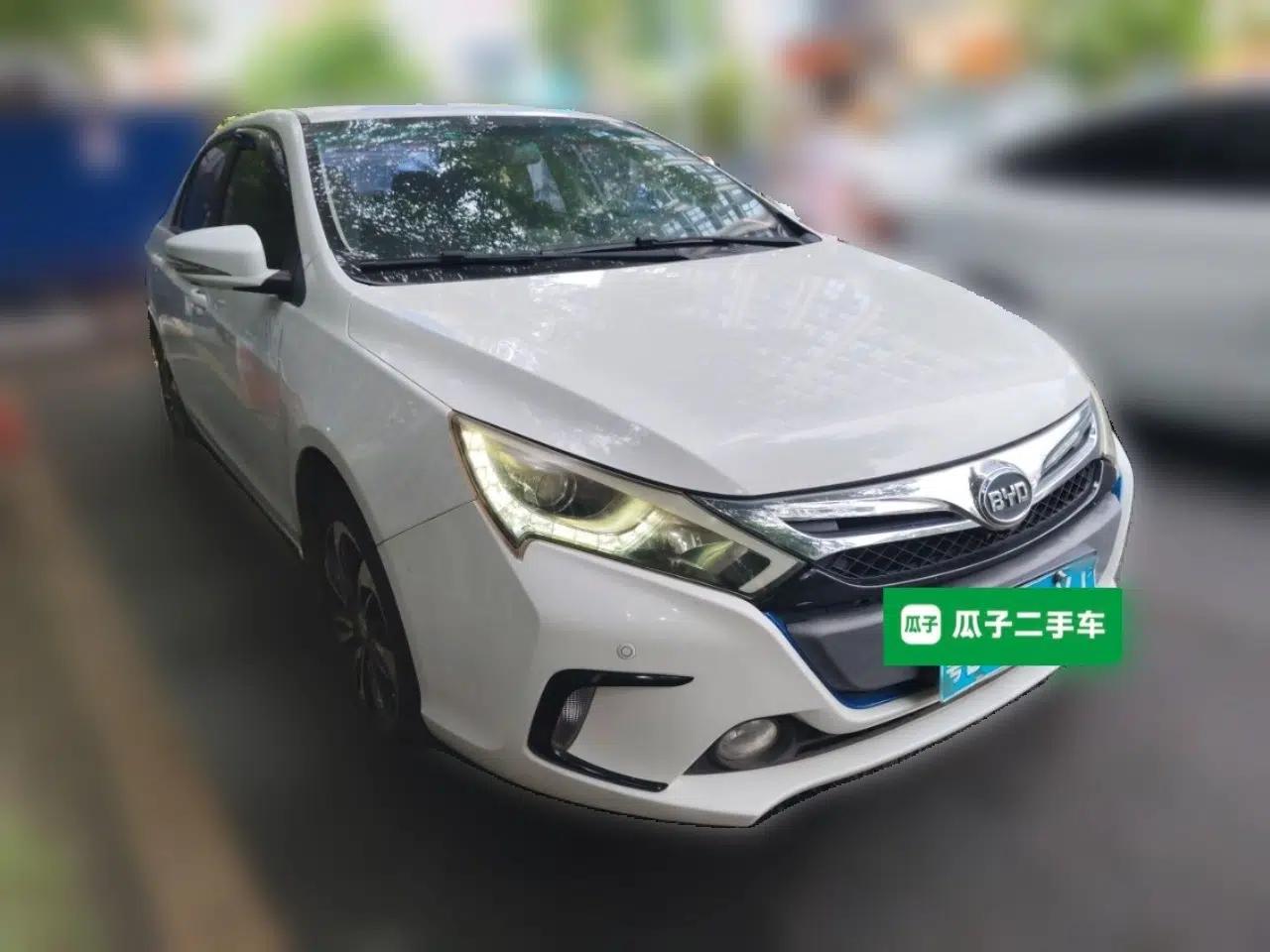 BYD Qin New Energy 2015 1.5T Dual-Crown Flagship Edition — миниатюра 3