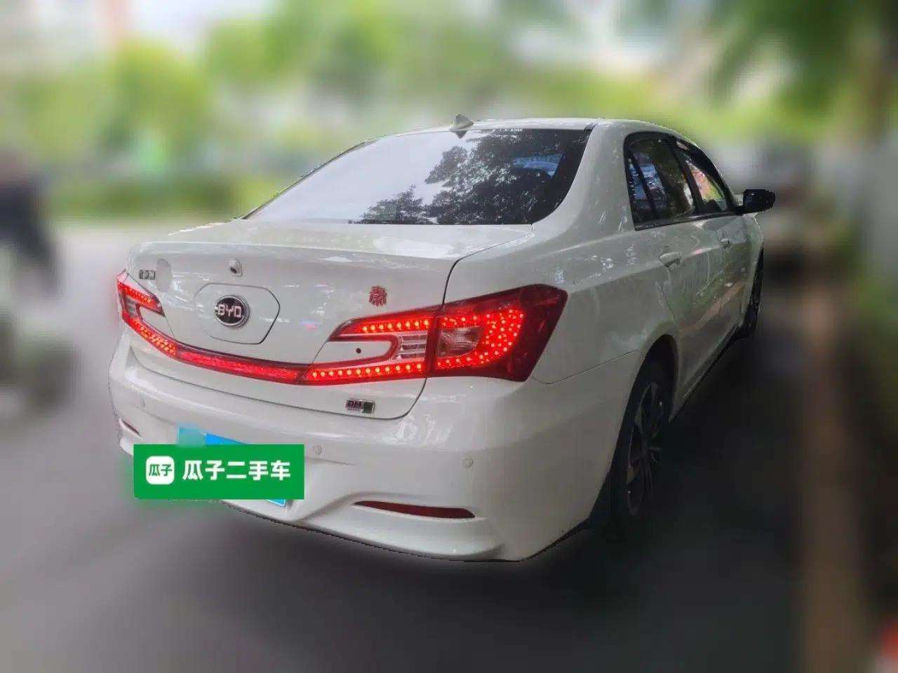 BYD Qin New Energy 2015 1.5T Dual-Crown Flagship Edition — миниатюра 6