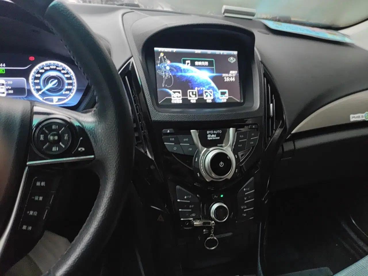 BYD Qin New Energy 2016 Qin EV300 Prestige Model — миниатюра 14