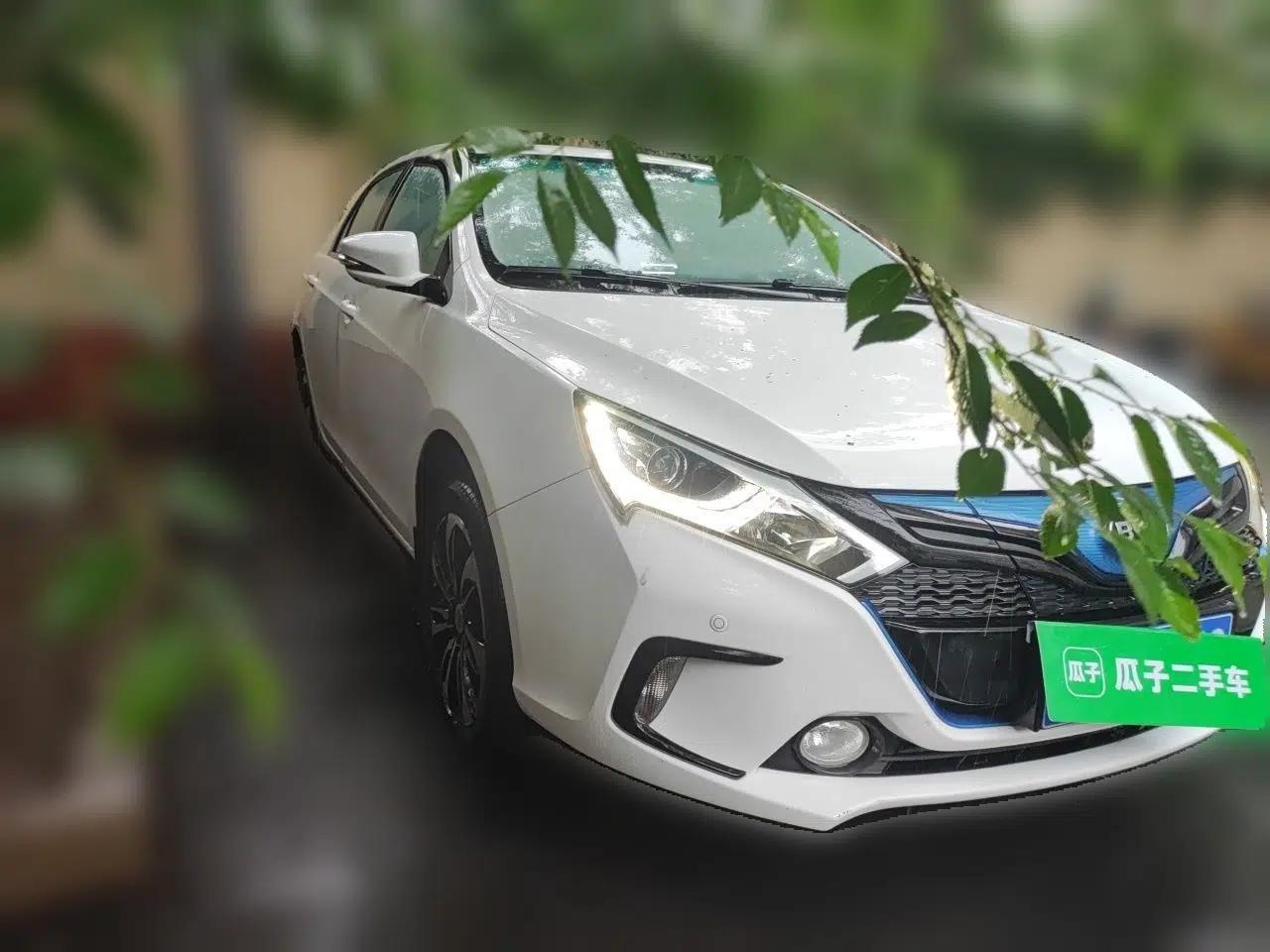 BYD Qin New Energy 2016 Qin EV300 Prestige Model — миниатюра 3
