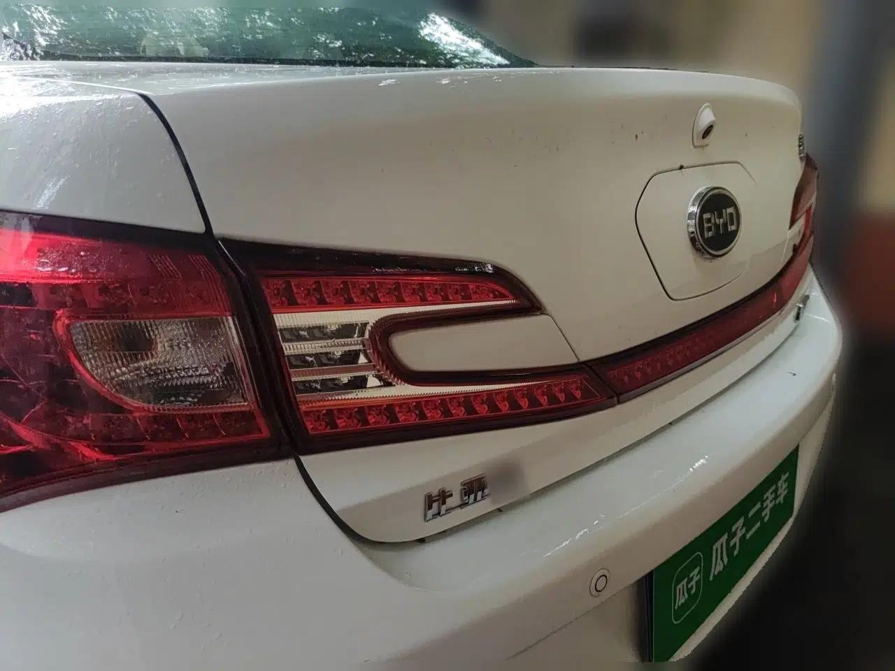 BYD Qin New Energy 2016 Qin EV300 Prestige Model — миниатюра 5