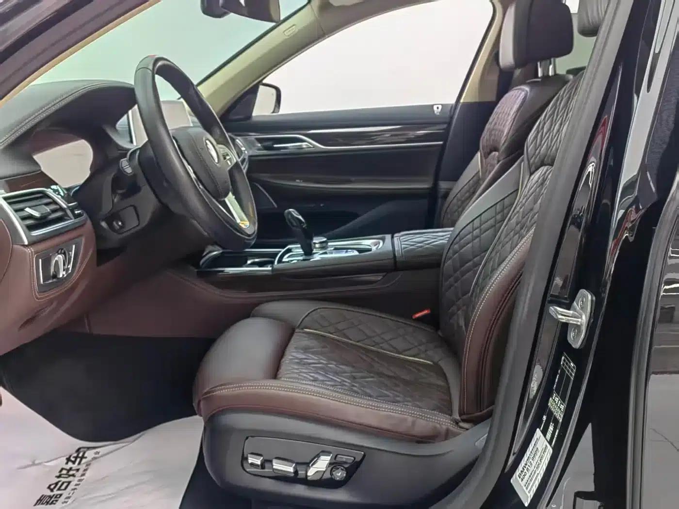 2021 BMW 7 Series 740Li Luxury Package — миниатюра 5