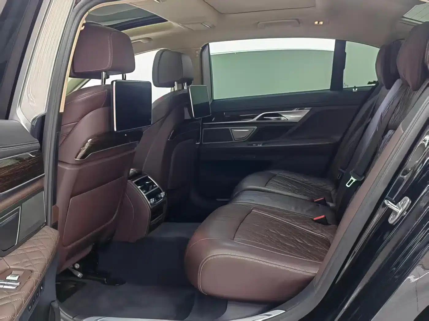 2021 BMW 7 Series 740Li Luxury Package — миниатюра 8