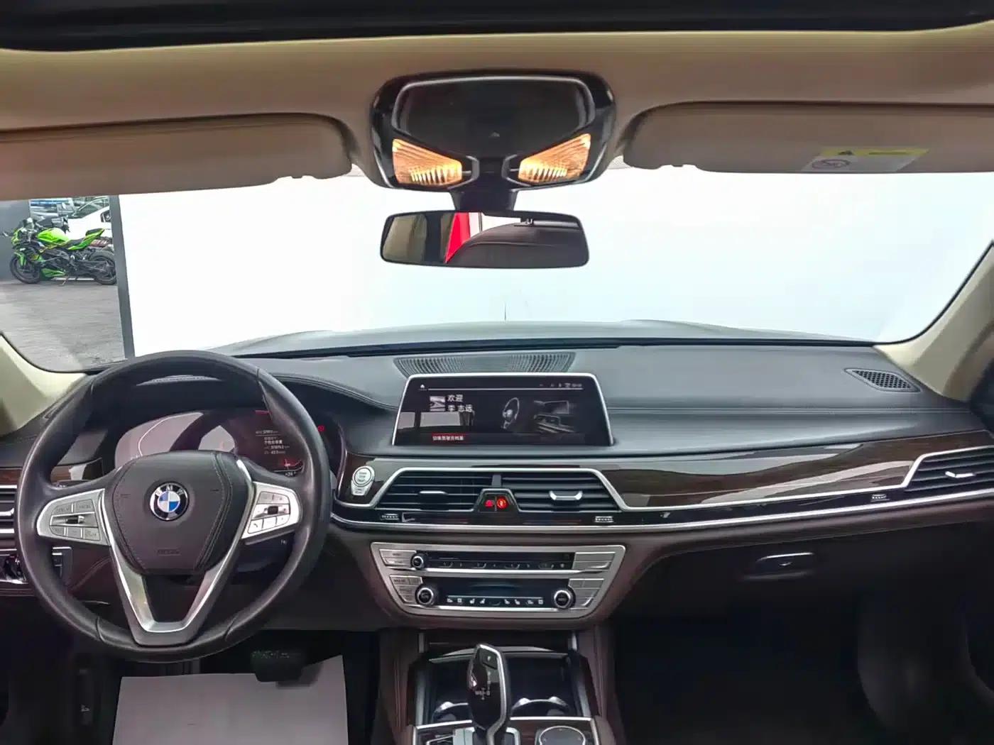 2021 BMW 7 Series 740Li Luxury Package — миниатюра 10
