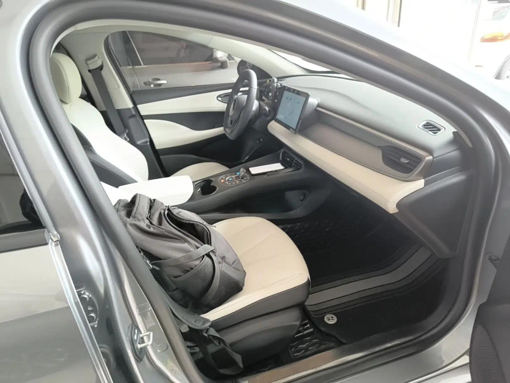 BYD Seal 05 DM-i 2025 DM-i Smart Drive 55KM Luxury Model — миниатюра 23