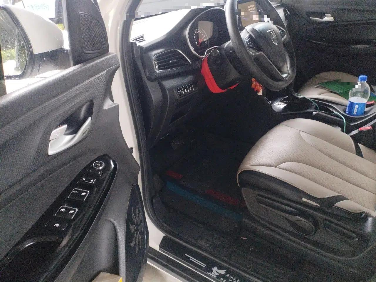 Baojun 730 2021 1.5T CVT Fashion Version 7 Seats — миниатюра 17