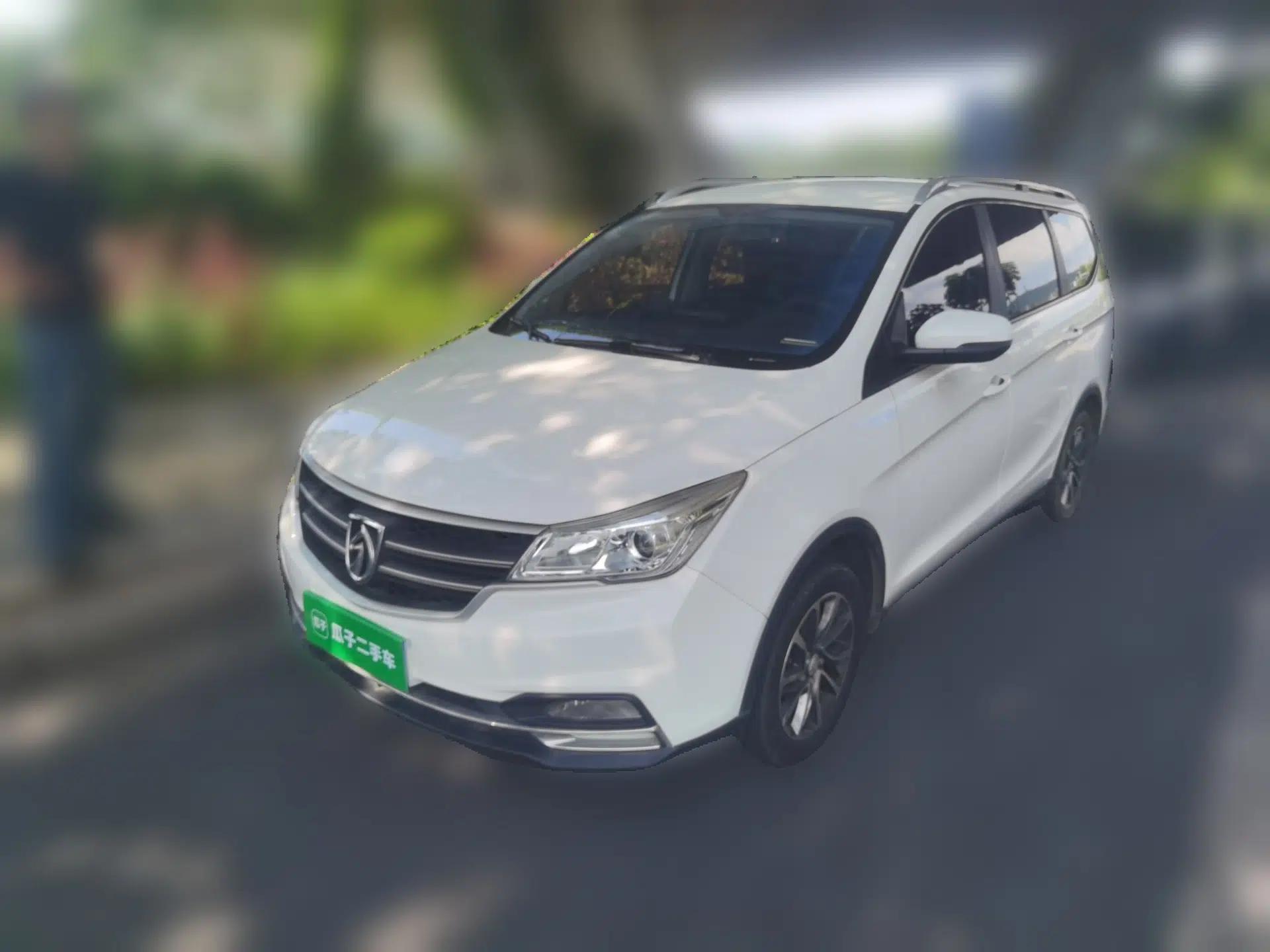 Baojun 730 2019 1.5T Manual Fashion Model 7-seater China VI — миниатюра 1