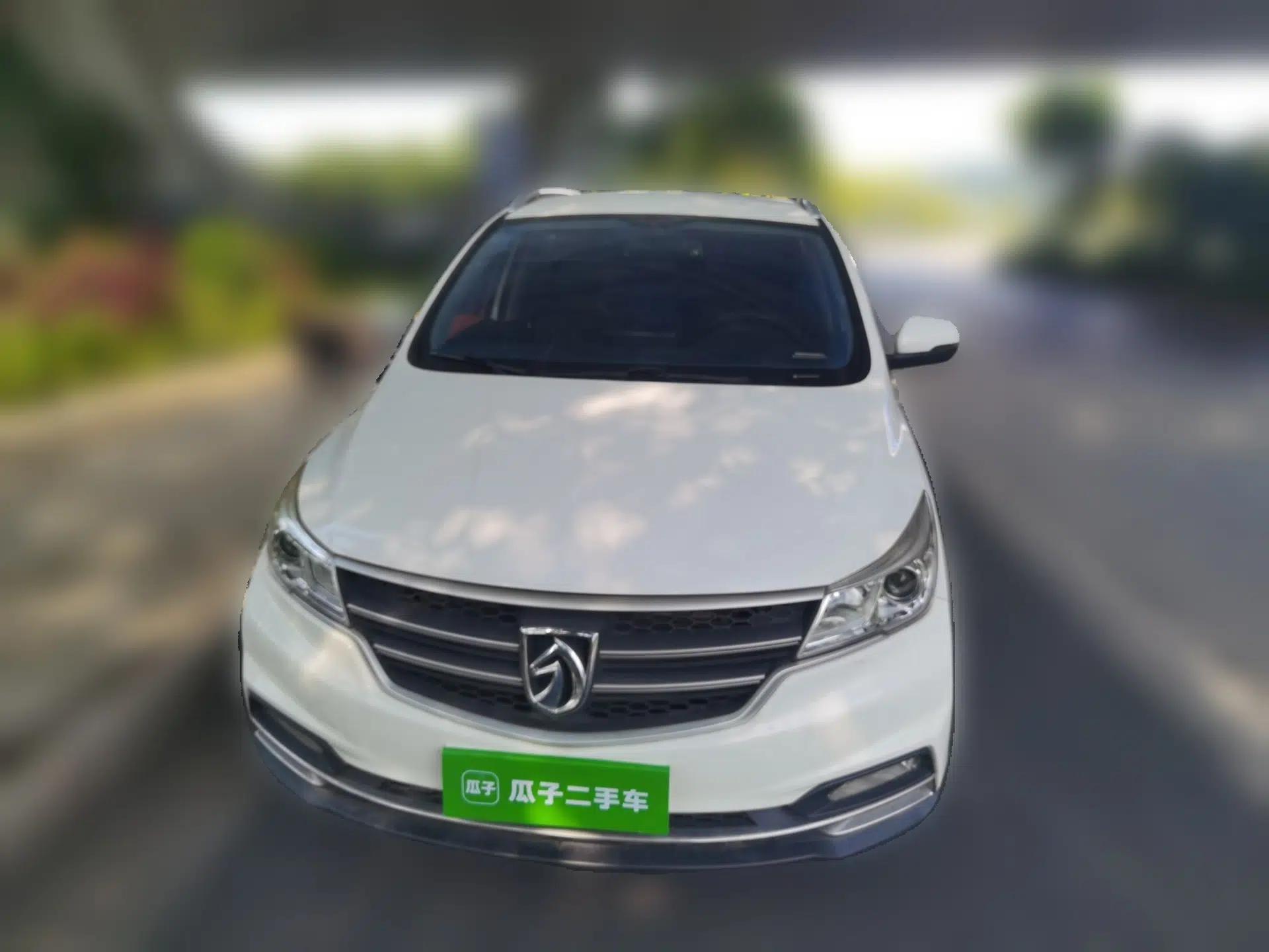 Baojun 730 2019 1.5T Manual Fashion Model 7-seater China VI — миниатюра 2