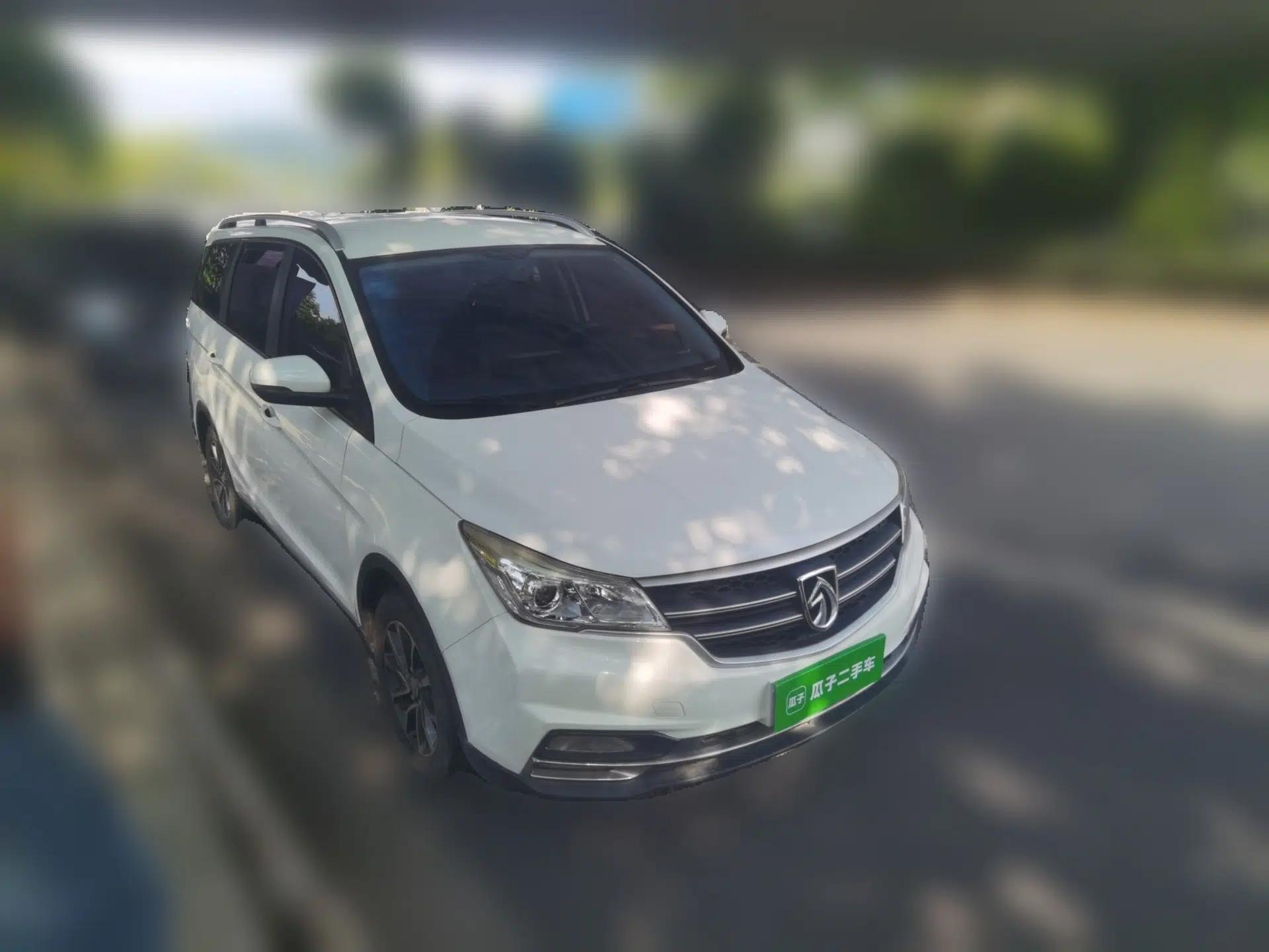 Baojun 730 2019 1.5T Manual Fashion Model 7-seater China VI — миниатюра 3