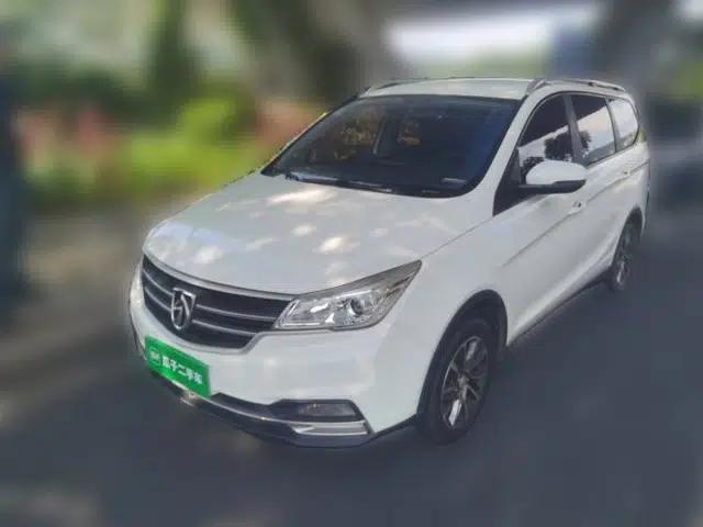 Baojun 730 2019 1.5T Manual Fashion Model 7-seater China VI