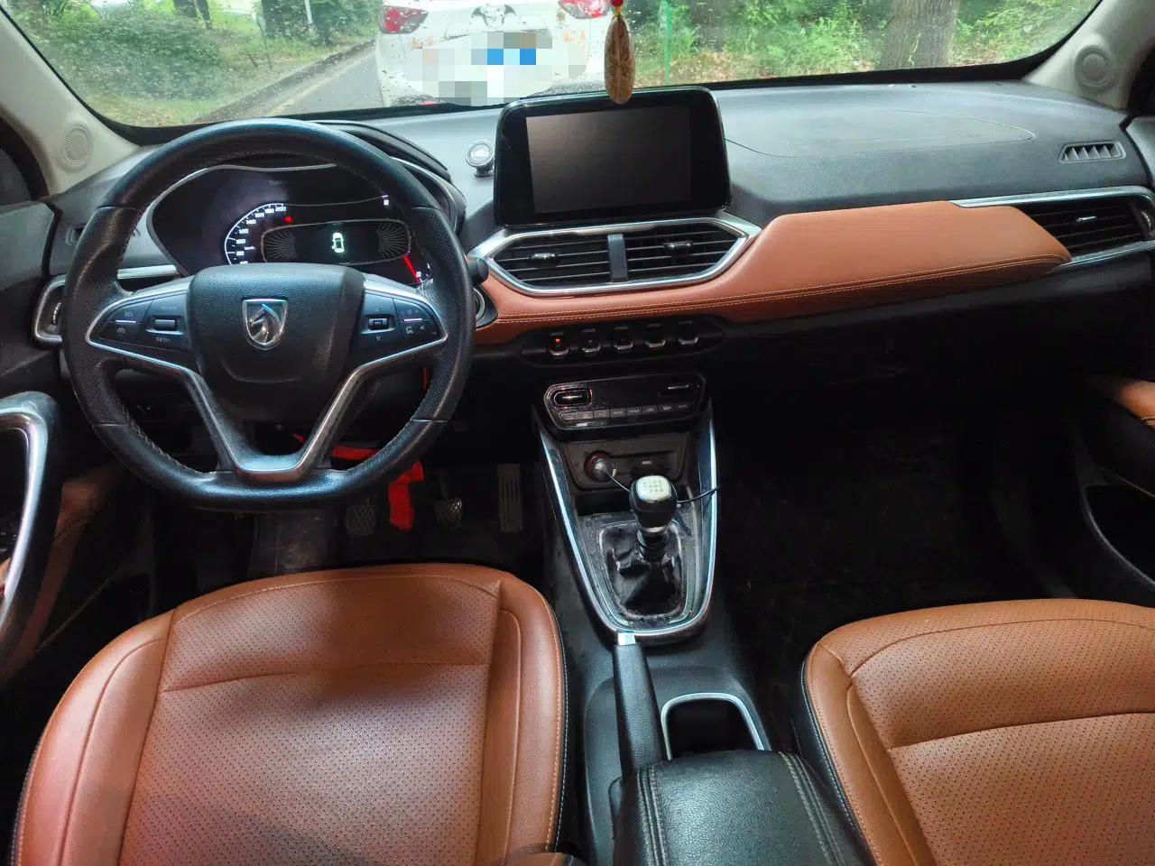 Baojun 510 2017 1.5L Manual Luxury Model — миниатюра 6