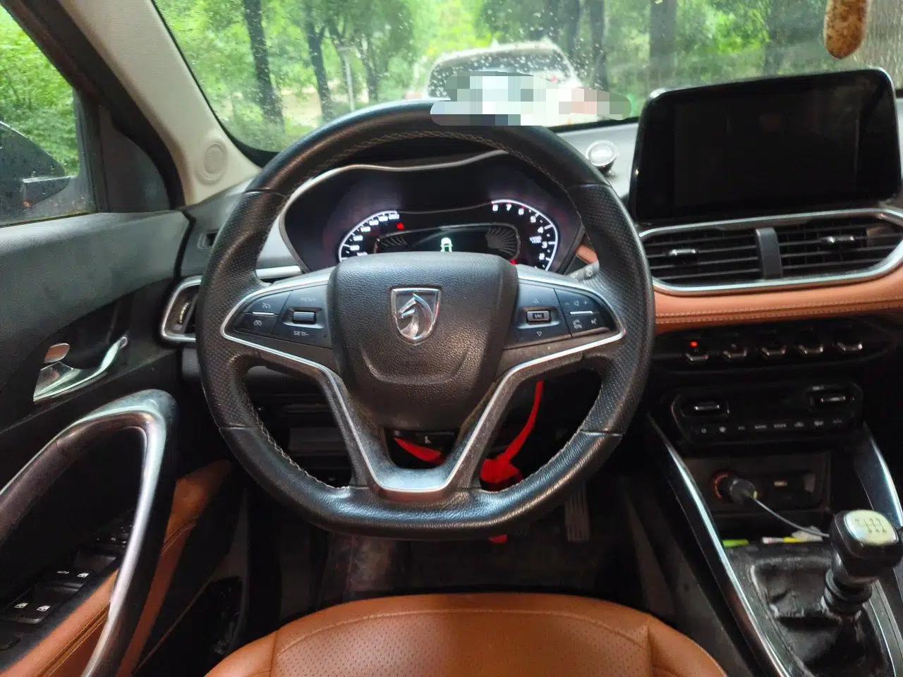 Baojun 510 2017 1.5L Manual Luxury Model — миниатюра 7