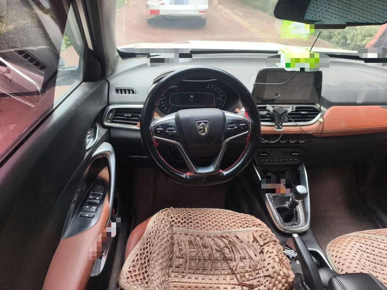 Baojun 510 2017 1.5L Manual Luxury Model — миниатюра 11