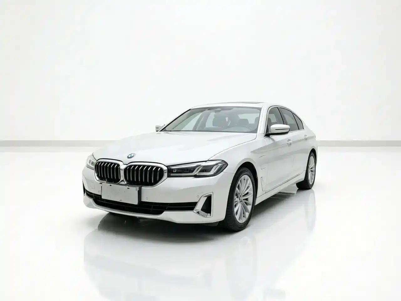 BMW 5 Series PHEV 2021 535Le Luxury Package — миниатюра 1