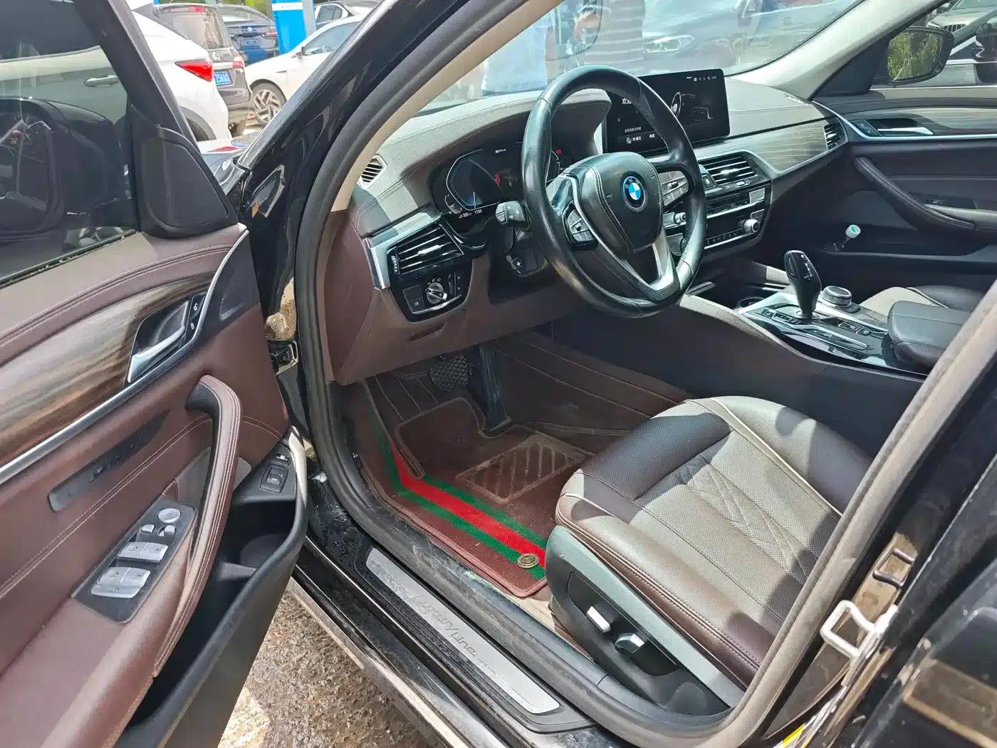 BMW 5 Series PHEV 2022 Facelift 535Le Luxury Package — миниатюра 4