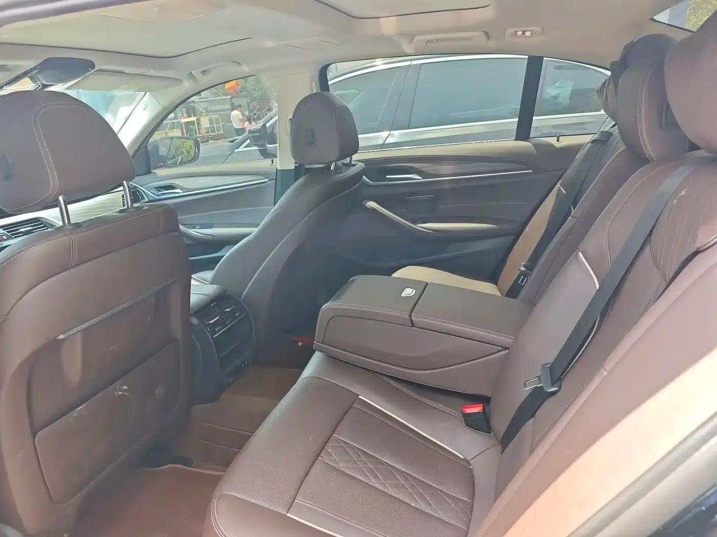 BMW 5 Series PHEV 2022 Facelift 535Le Luxury Package — миниатюра 7