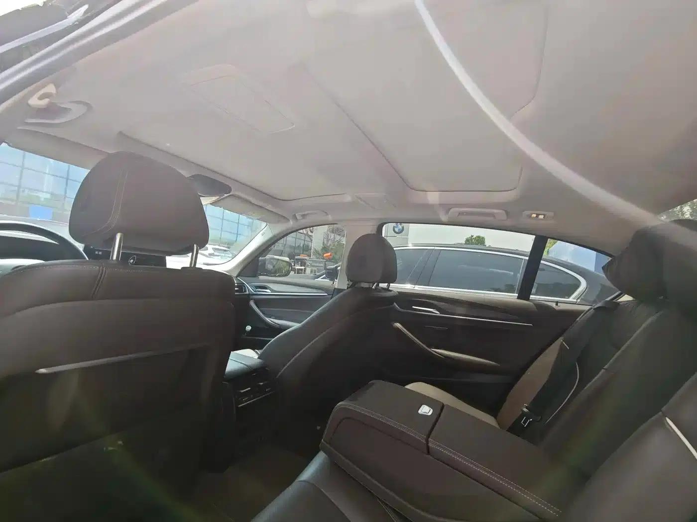 BMW 5 Series PHEV 2022 Facelift 535Le Luxury Package — миниатюра 9