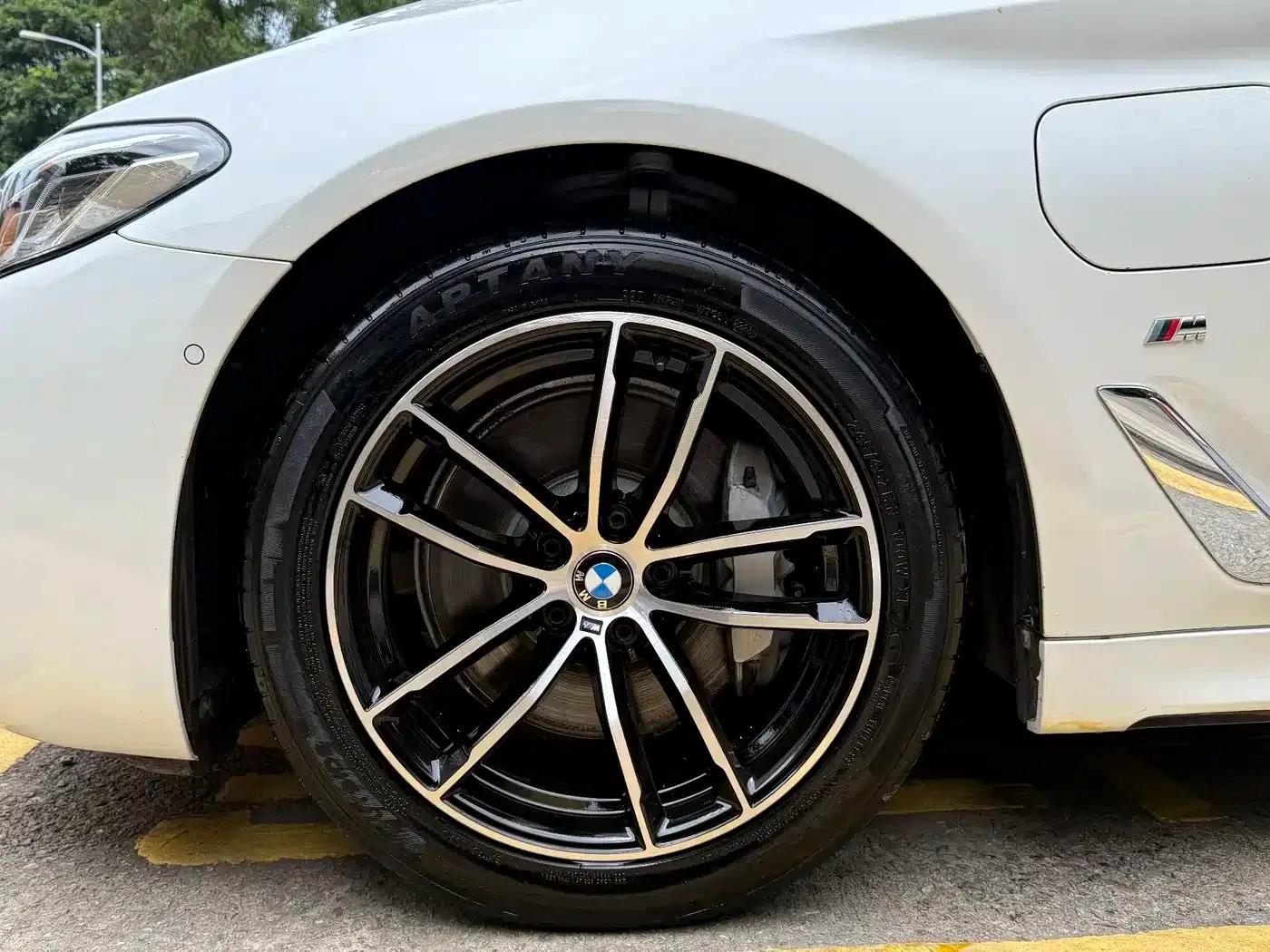 BMW 5 Series PHEV 2022 Facelift 535Le Pioneer Edition M Sport Package — миниатюра 16