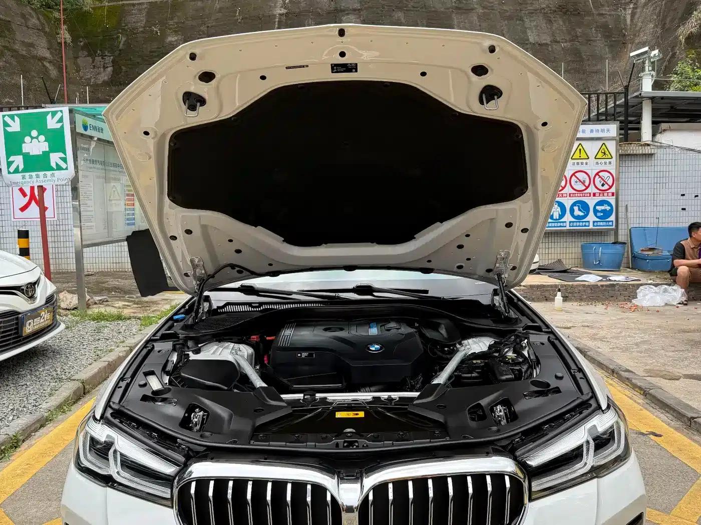 BMW 5 Series PHEV 2022 Facelift 535Le Pioneer Edition M Sport Package — миниатюра 17