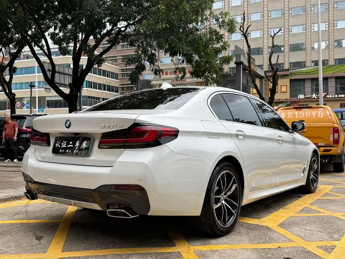 BMW 5 Series PHEV 2022 Facelift 535Le Pioneer Edition M Sport Package — миниатюра 5