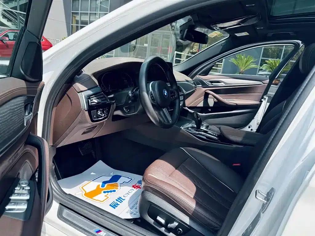 BMW 5 Series PHEV 2022 535Le M Sport Package — миниатюра 11