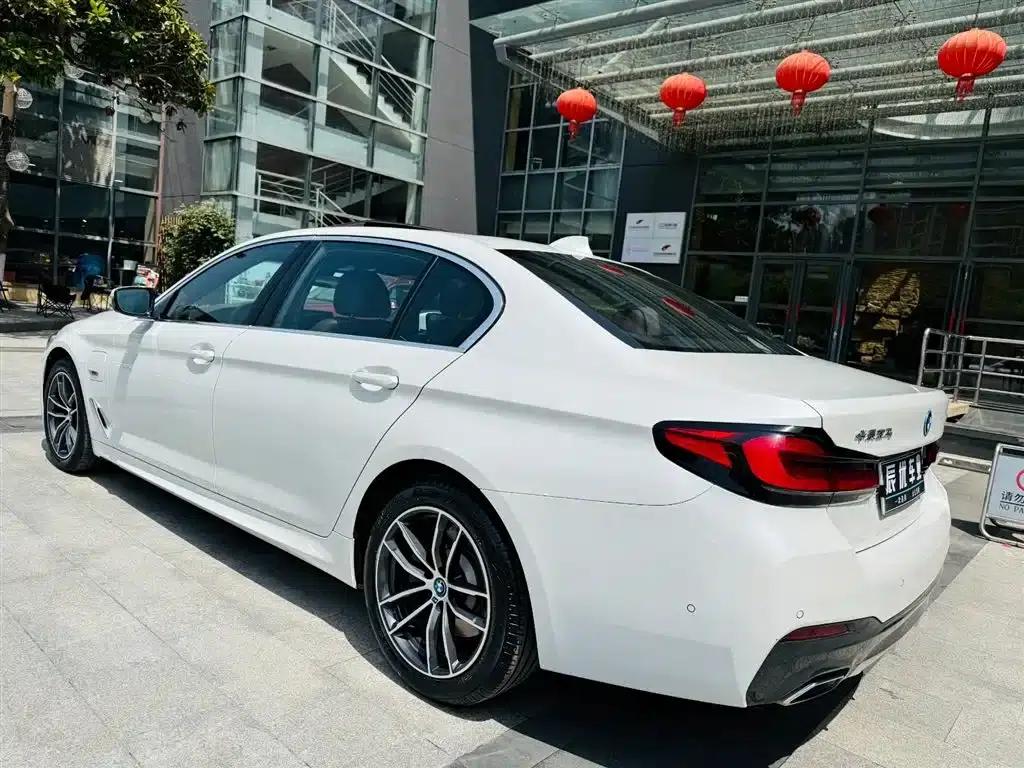BMW 5 Series PHEV 2022 535Le M Sport Package — миниатюра 5