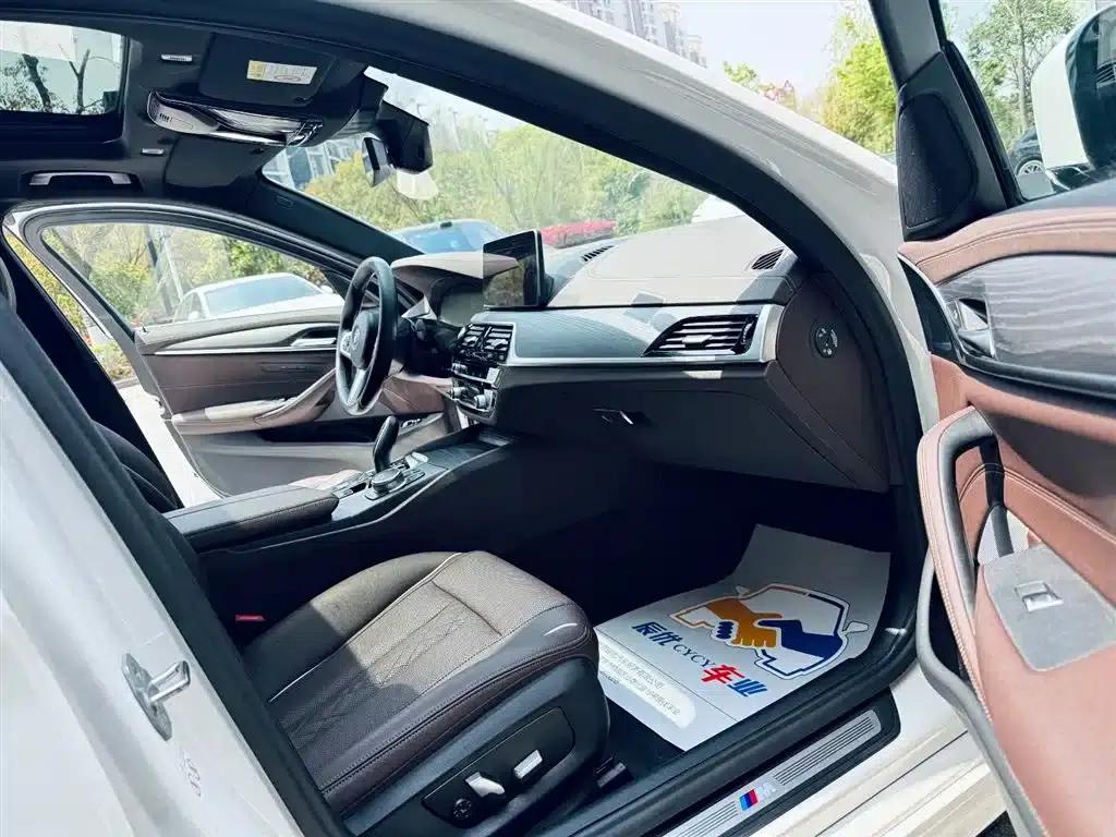 BMW 5 Series PHEV 2022 535Le M Sport Package — миниатюра 10