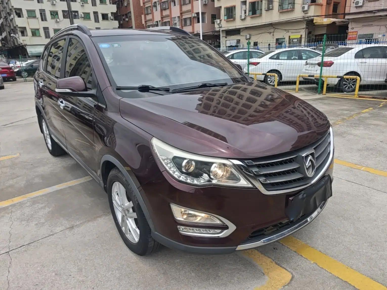 Baojun 560 2015 1.8L Manual Elite Edition — миниатюра 3