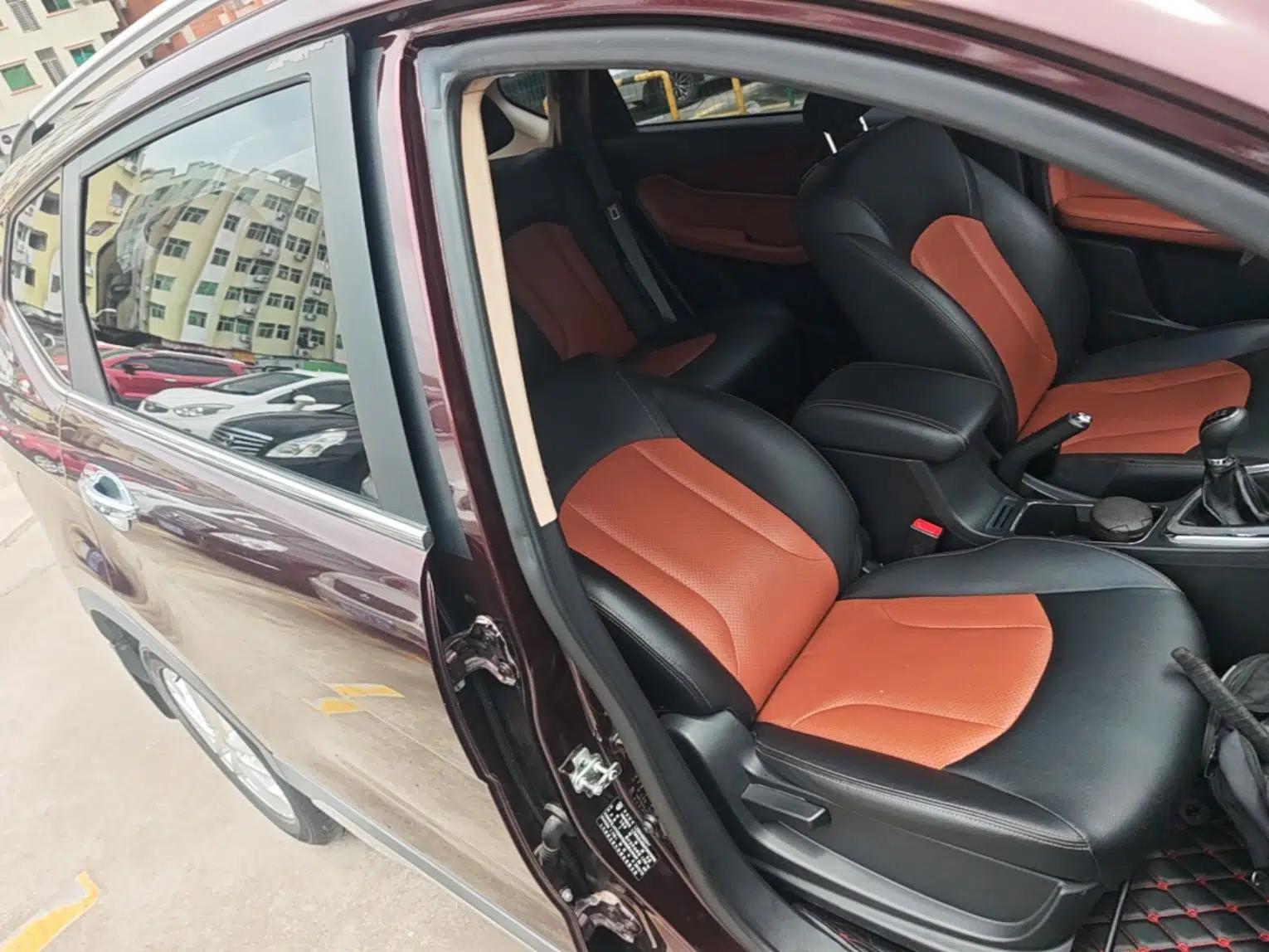 Baojun 560 2015 1.8L Manual Elite Edition — миниатюра 23