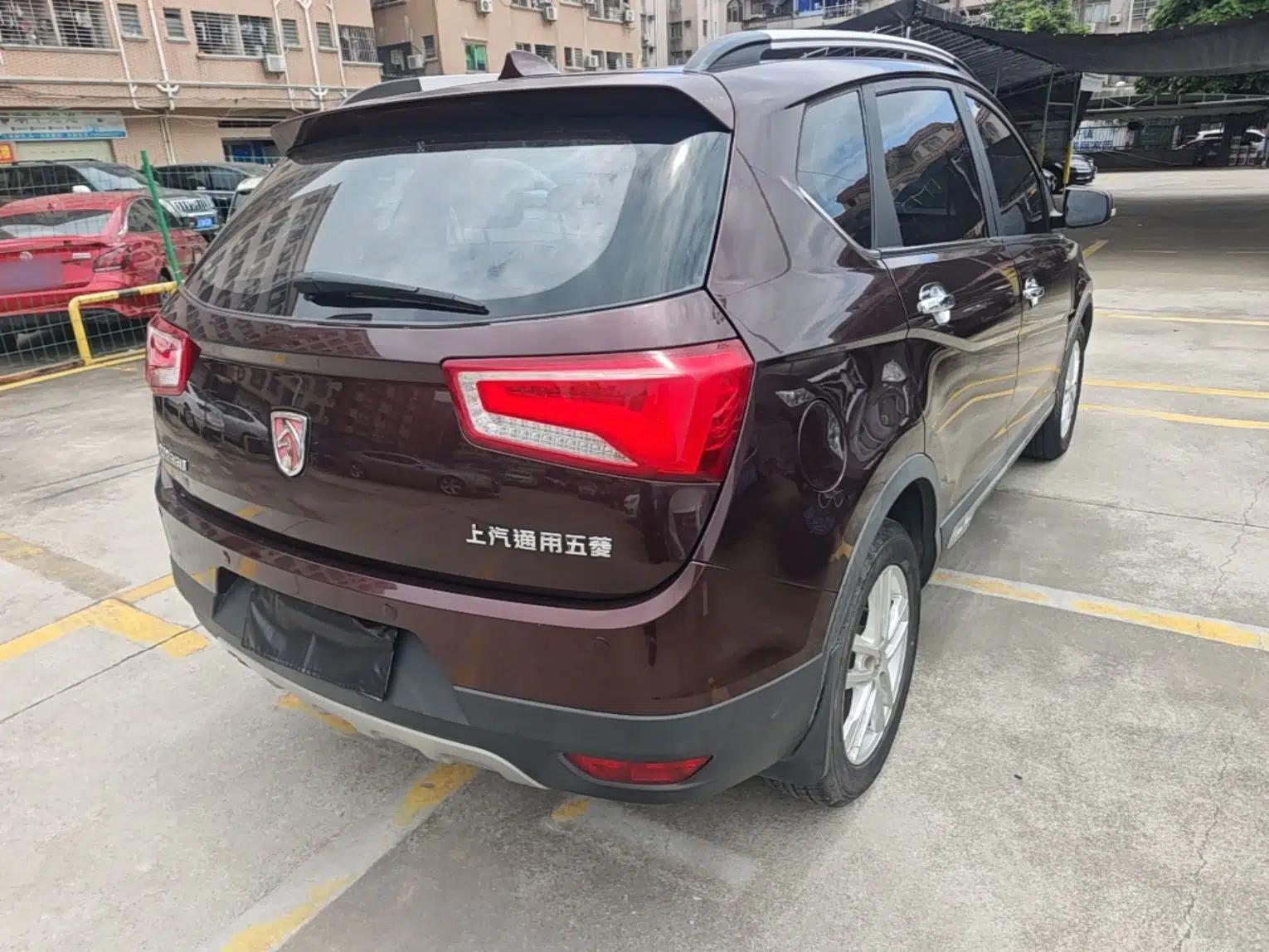 Baojun 560 2015 1.8L Manual Elite Edition — миниатюра 6