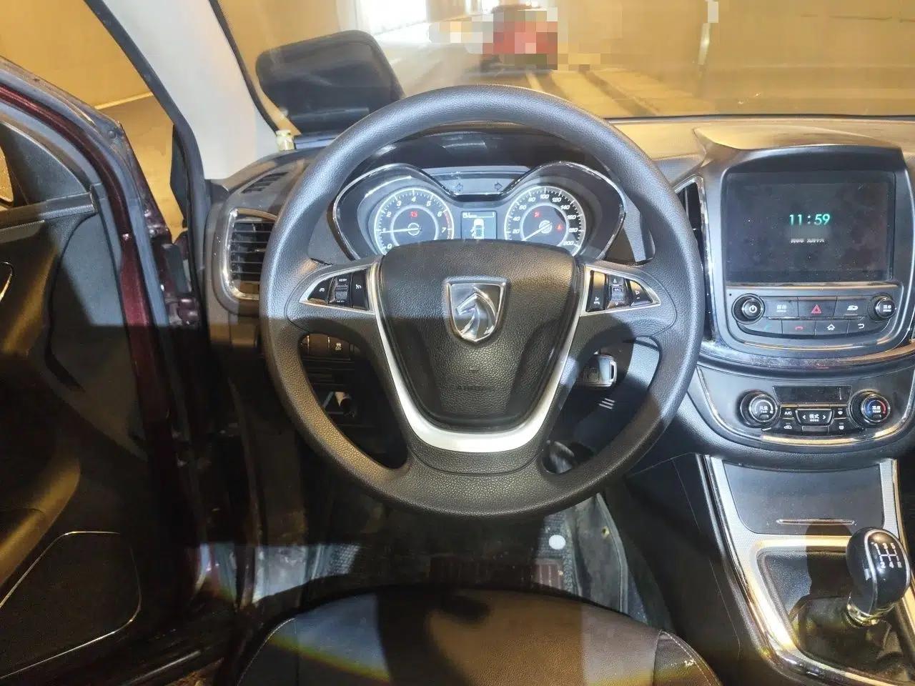 Baojun 560 2015 1.8L Manual Elite Edition — миниатюра 11