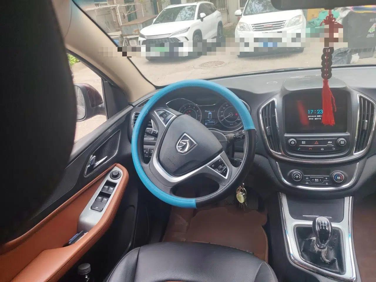 Baojun 560 2015 1.8L Manual Elite Edition — миниатюра 11