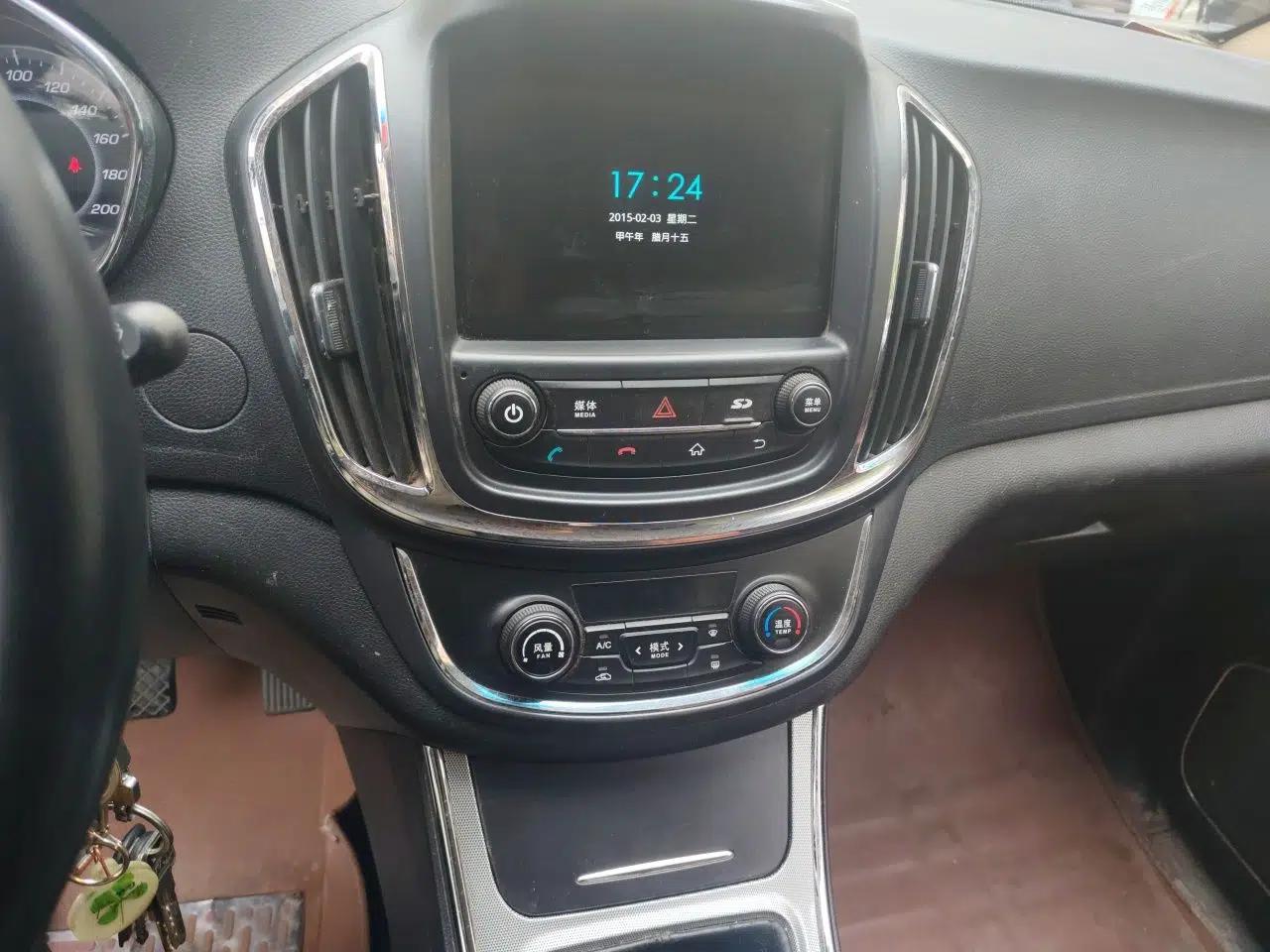 Baojun 560 2015 1.8L Manual Elite Edition — миниатюра 14