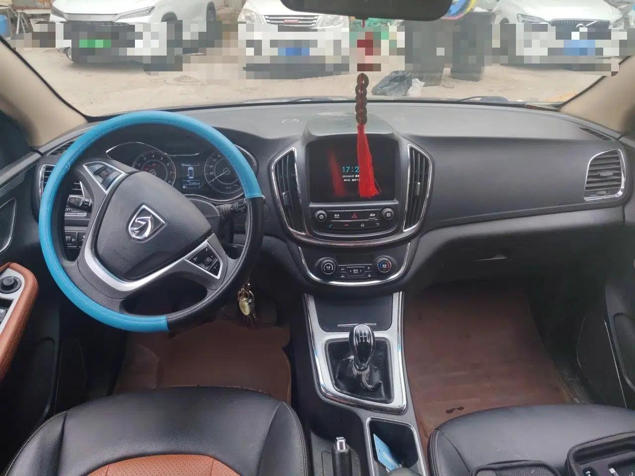 Baojun 560 2015 1.8L Manual Elite Edition — миниатюра 10