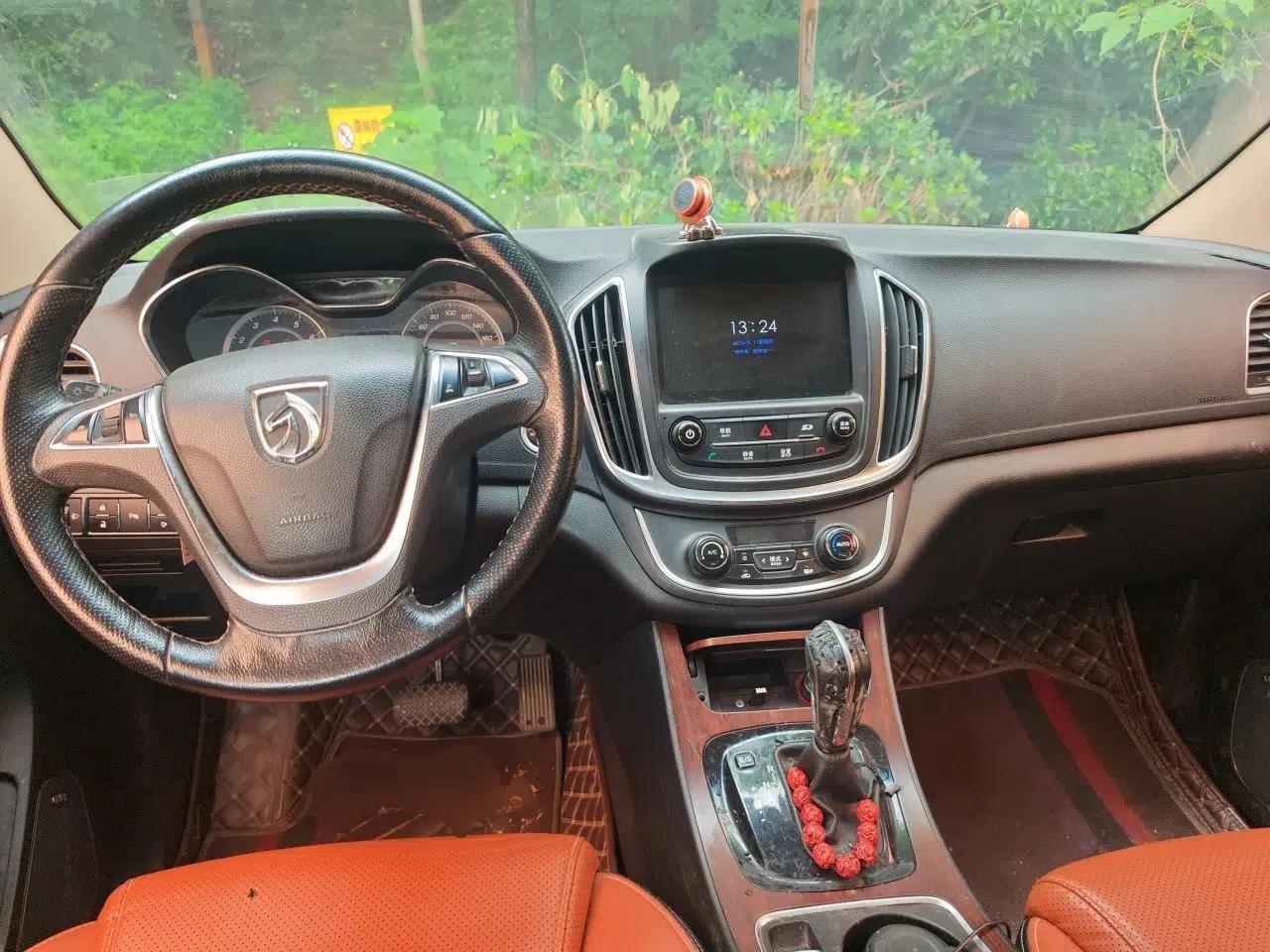 Baojun 560 2017 Rhythmic Edition 1.8L iAMT Prestige Model — миниатюра 10