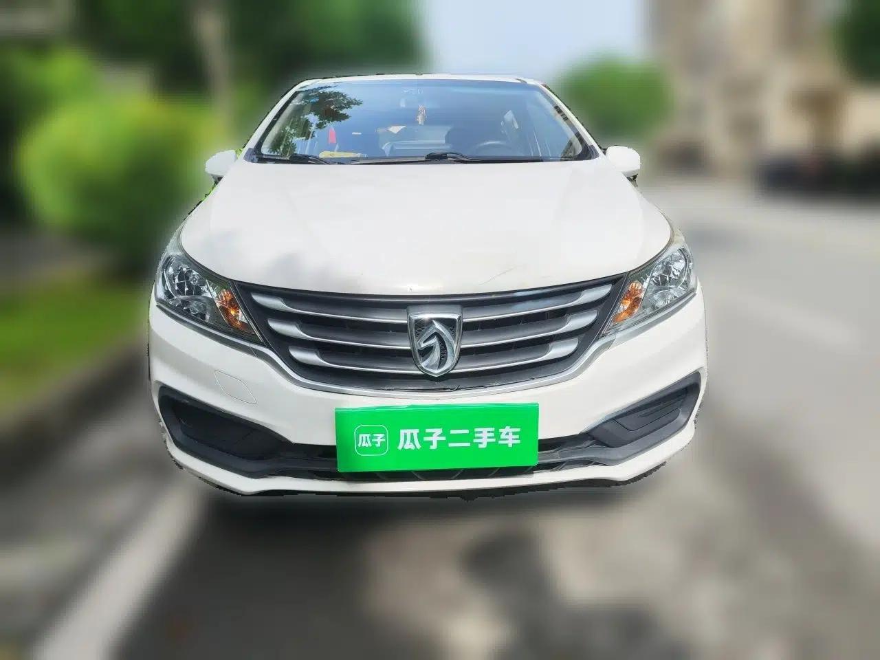 Baojun 310 2016 1.2L manual Comfort trim level — миниатюра 2